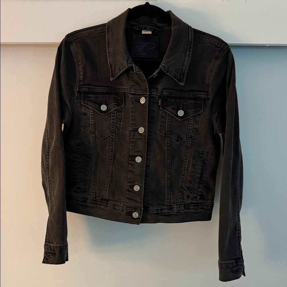 Levi's Women's Black Stretch Denim Trucker Jacket